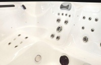 Гидромассажный СПА бассейн Sunrans SR832B Гидромассажный СПА бассейн Sunrans SR832B